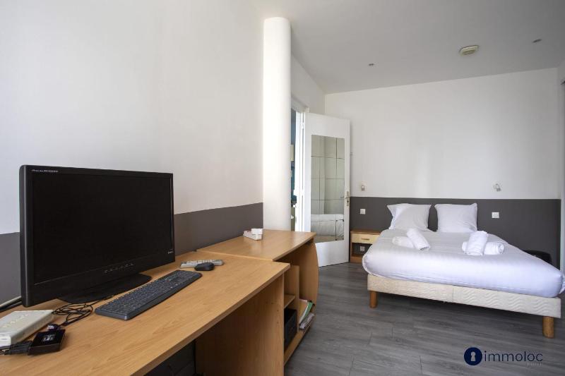 Apartment 10 minutes walk from Monaco - image 14