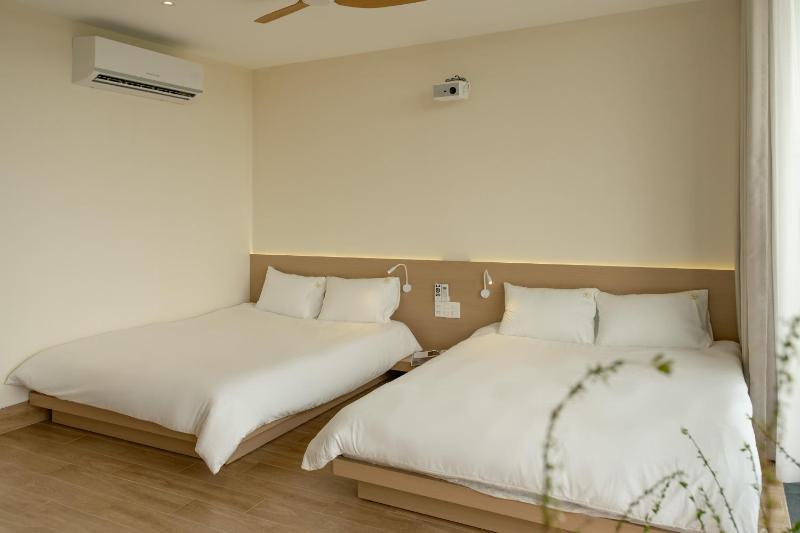 Elora House - image 7