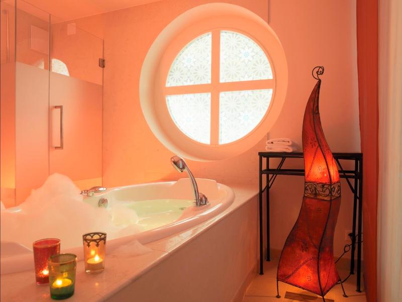 Oriental Boutique Room image 3