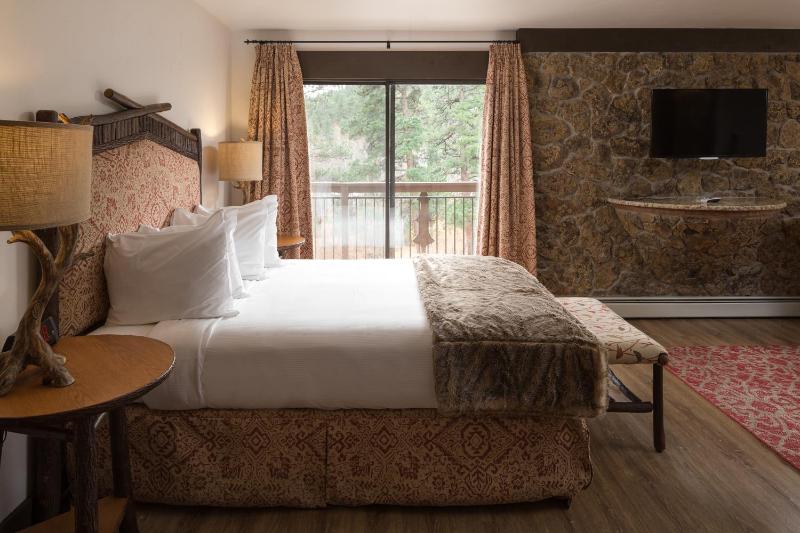 Suite with River View (2 Adults) image 3