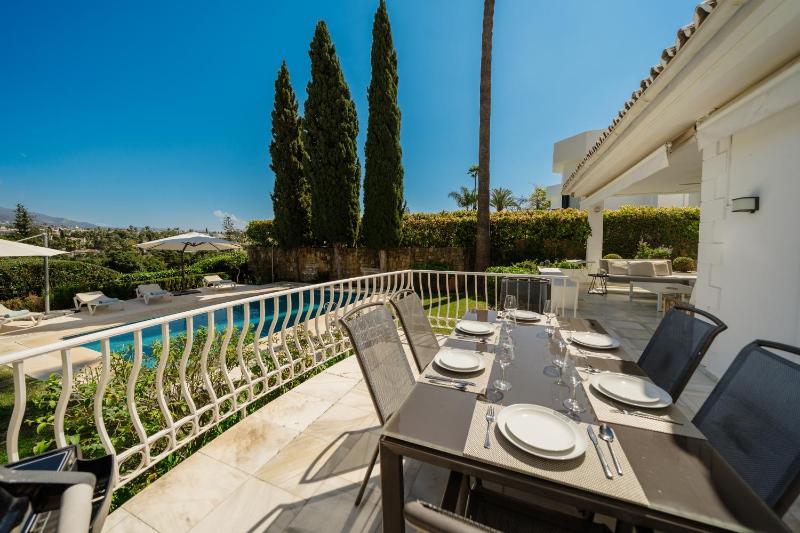Villa Aviemore - Luxury Villa with Pool in Nueva Andalucia - image 44