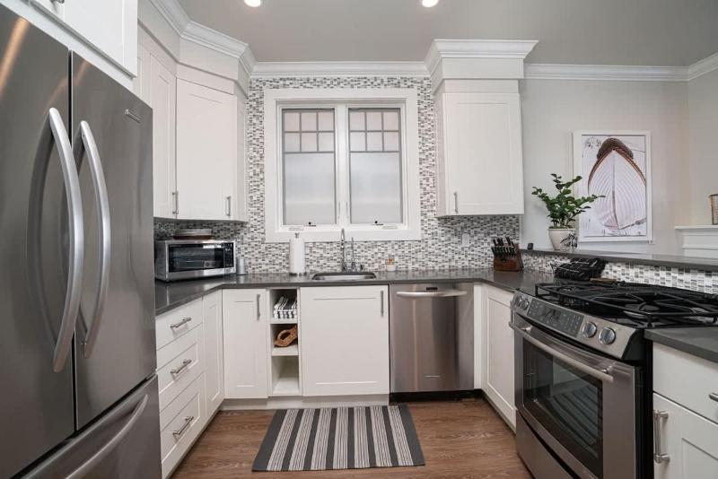 1225 W Balboa Blvd A & B - Coastal Luxury- Remodeled Duplex withRooftop Deck - image 34