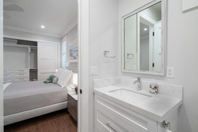 1225 W Balboa Blvd A & B - Coastal Luxury- Remodeled Duplex withRooftop Deck - image 24