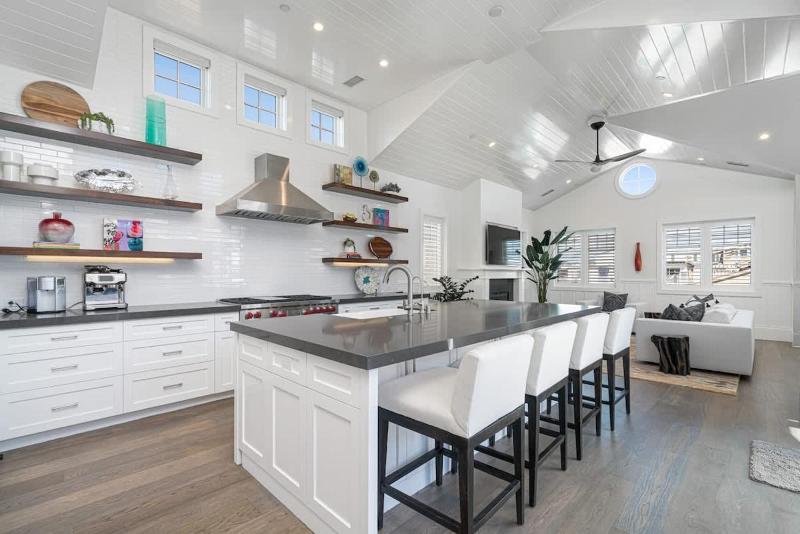 1225 W Balboa Blvd A & B - Coastal Luxury- Remodeled Duplex withRooftop Deck - image 11