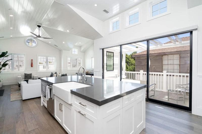 1225 W Balboa Blvd A & B - Coastal Luxury- Remodeled Duplex withRooftop Deck - image 21