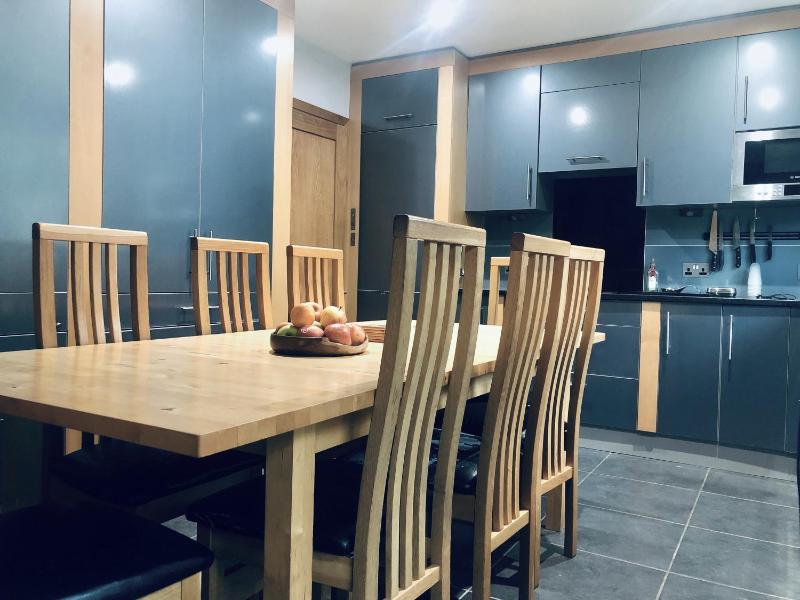 Bassett Home - Double room and Free Parking - image 13