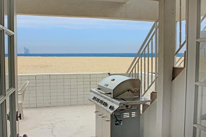 8-Bedroom Beachfront Triplex – Ideal for Extended apts - image 36