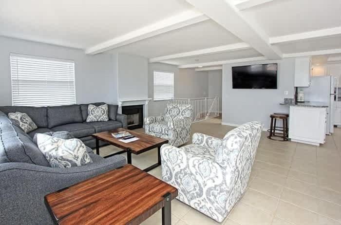 8-Bedroom Beachfront Triplex – Ideal for Extended apts - image 38