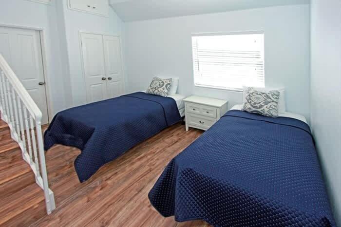 8-Bedroom Beachfront Triplex – Ideal for Extended apts - image 41