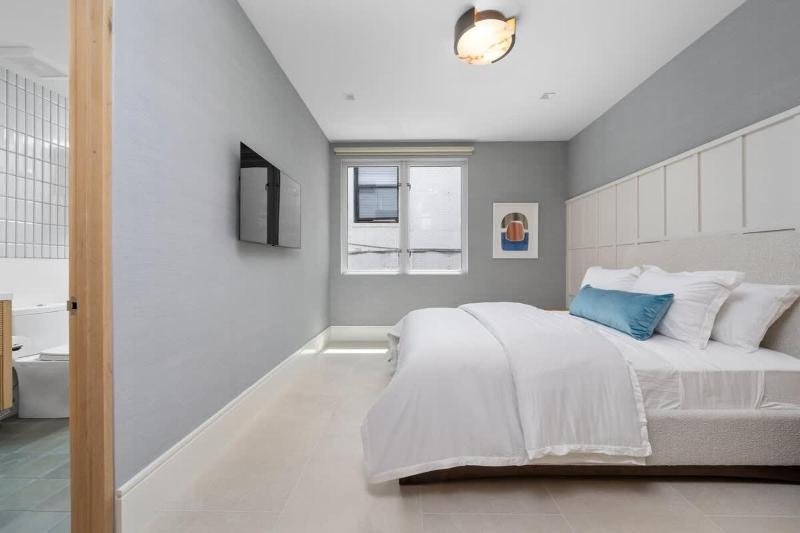 Elevated Coastal Living - Modern 3BR condo - image 17