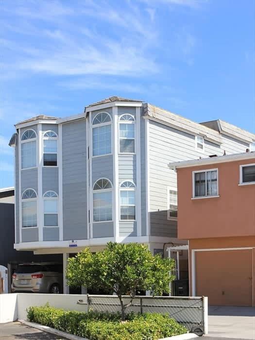 8-Bedroom Beachfront Triplex – Ideal for Extended apts - image 18