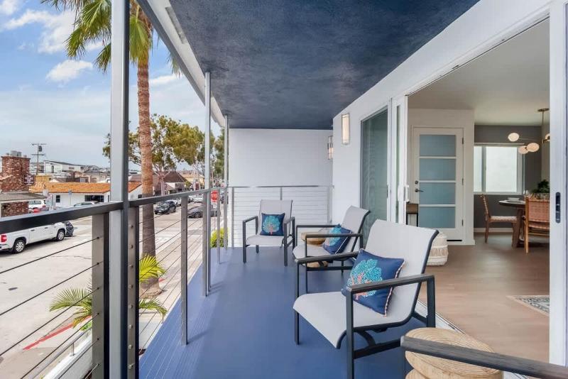 1225 Marine - Balboa Island Beauty – Updated Upper Unit Retreat - image 27