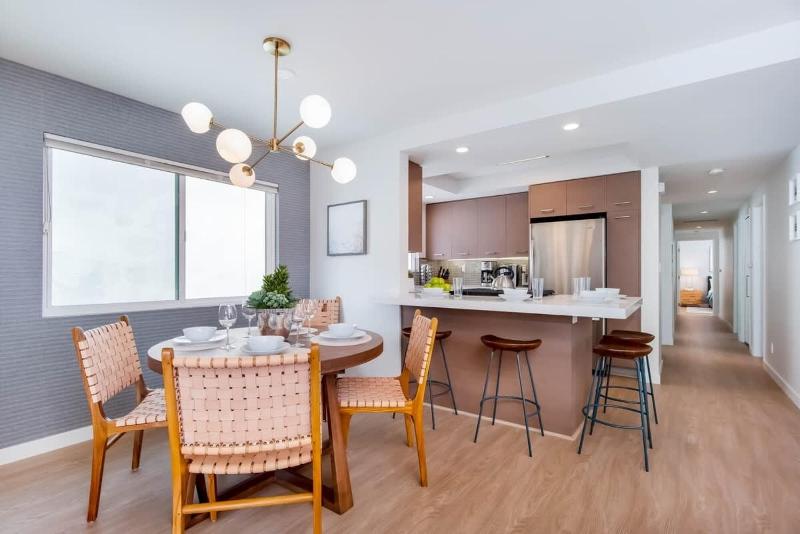 1225 Marine - Balboa Island Beauty – Updated Upper Unit Retreat - image 25