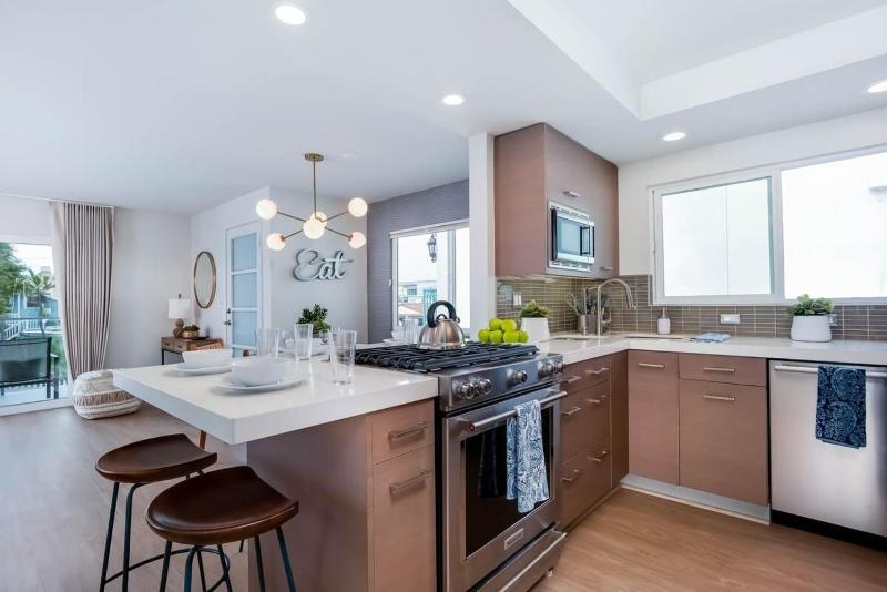 1225 Marine - Balboa Island Beauty – Updated Upper Unit Retreat - image 13