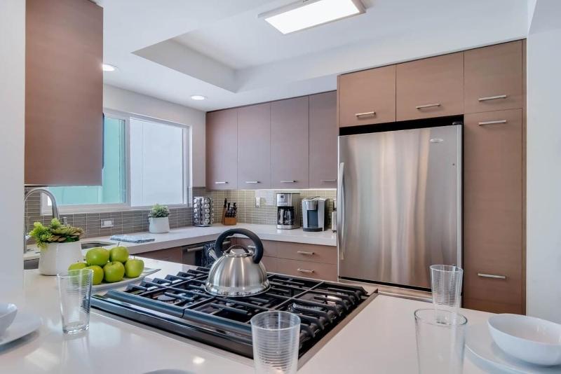 1225 Marine - Balboa Island Beauty – Updated Upper Unit Retreat - image 10