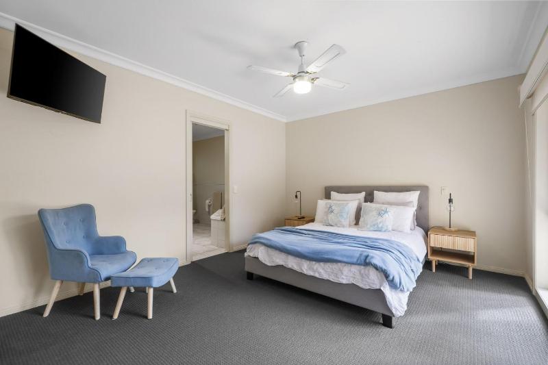 Bay Breeze - image 9