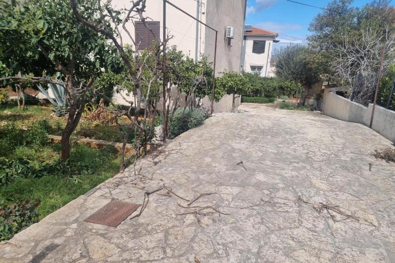 Apartments with parking space Supetar Brac - 24499 - image 3
