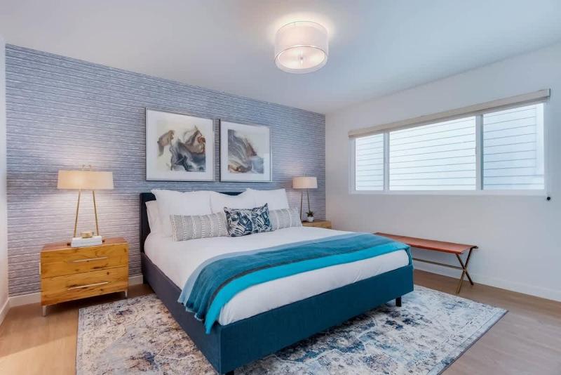1225 Marine - Balboa Island Beauty – Updated Upper Unit Retreat - image 21