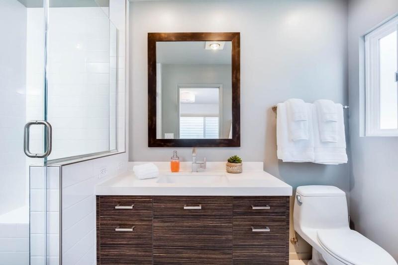 1225 Marine - Balboa Island Beauty – Updated Upper Unit Retreat - image 23