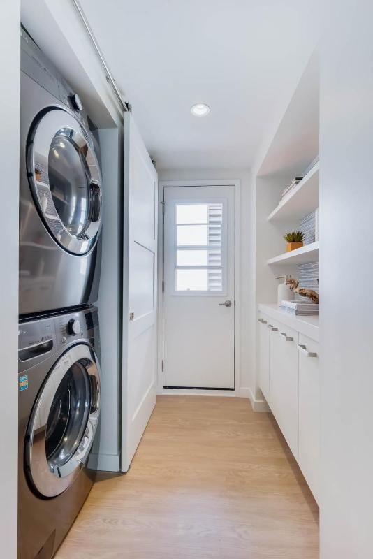 1225 Marine - Balboa Island Beauty – Updated Upper Unit Retreat - image 29