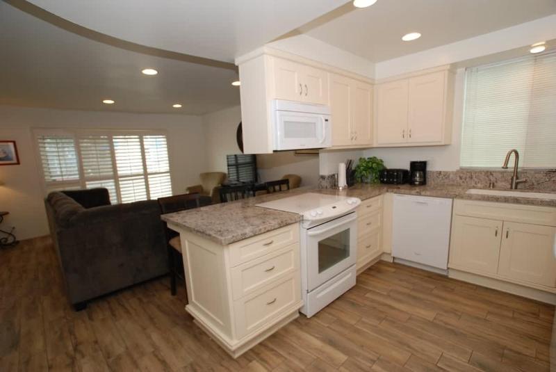 7 Bdr Duplex In The Heart Of The Peninsula- 121 home - image 10