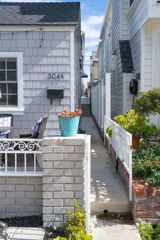 304 Ruby A & B - Charming Balboa Island Duplex - image 4