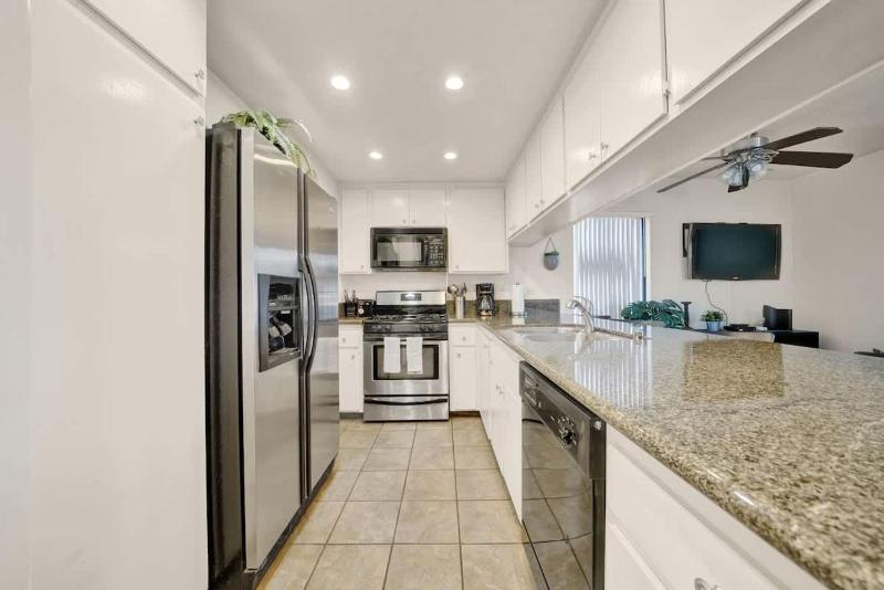 Contemporary Value Duplex with Rooftop Deck- 303 home - image 24