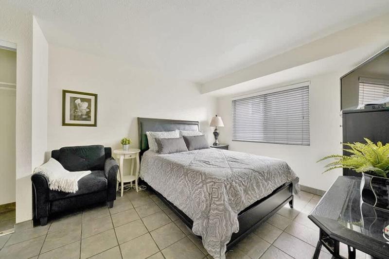 Contemporary Value Duplex with Rooftop Deck- 303 home - image 11