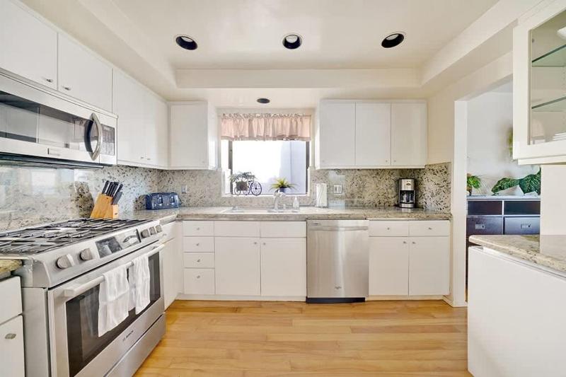 Contemporary Value Duplex with Rooftop Deck- 303 home - image 20
