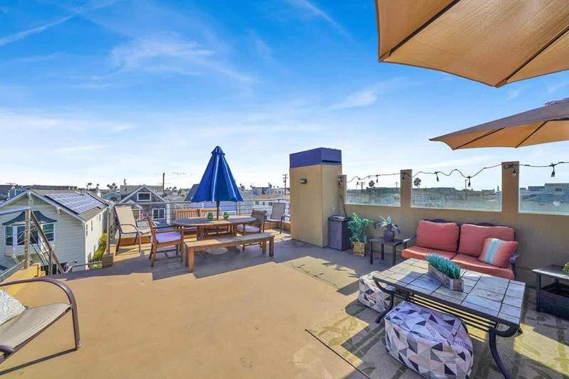 Contemporary Value Duplex with Rooftop Deck- 303 home - image 19