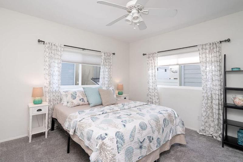 Balboa Island Charmer- 304 Ruby B home - image 3
