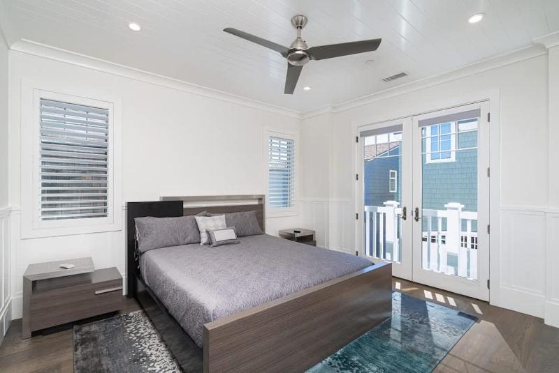 Coastal Luxury Retreat with Stunning Rooftop Deck townhouse - image 9