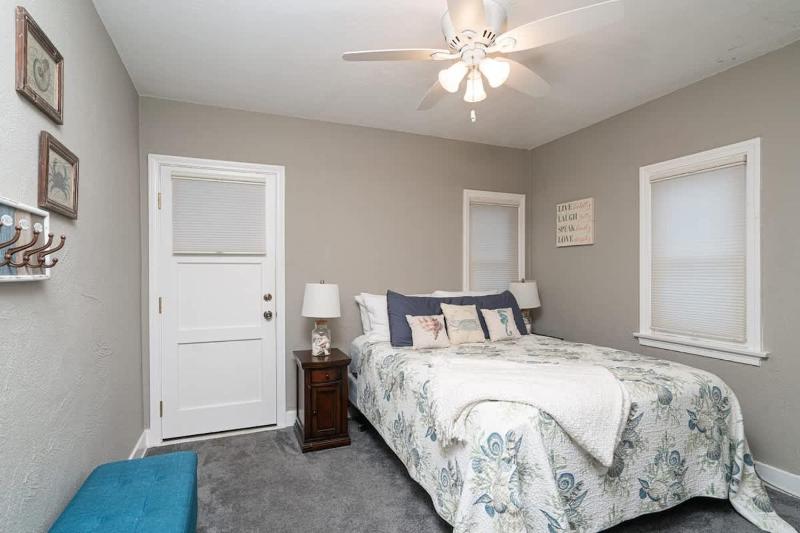 Balboa Island Charmer- 304 Ruby A home - image 9