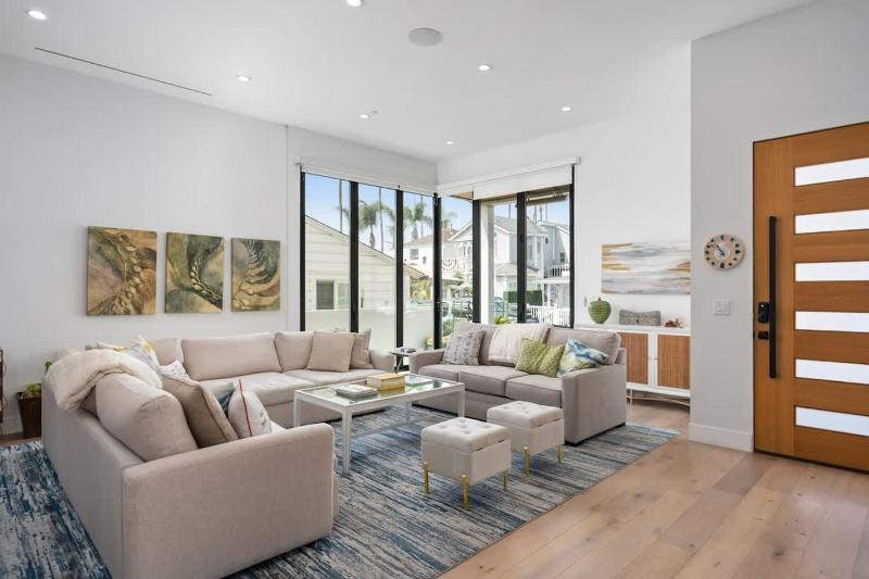 Balboa Island Luxe home - image 6