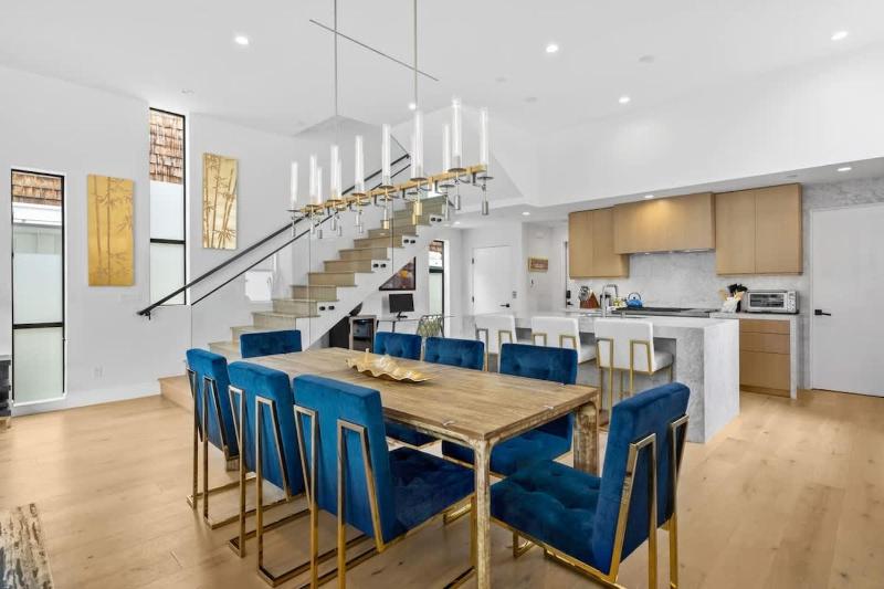Balboa Island Luxe home - image 21