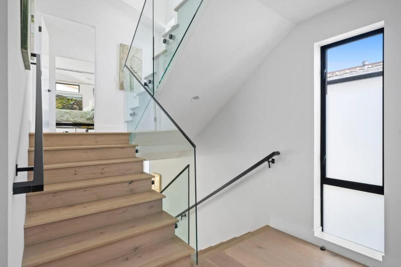 Balboa Island Luxe home - image 3
