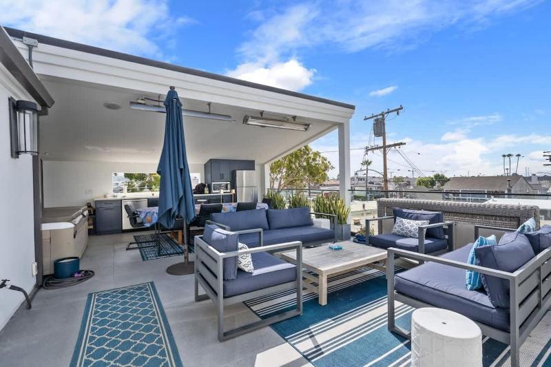 Balboa Island Luxe home - image 4