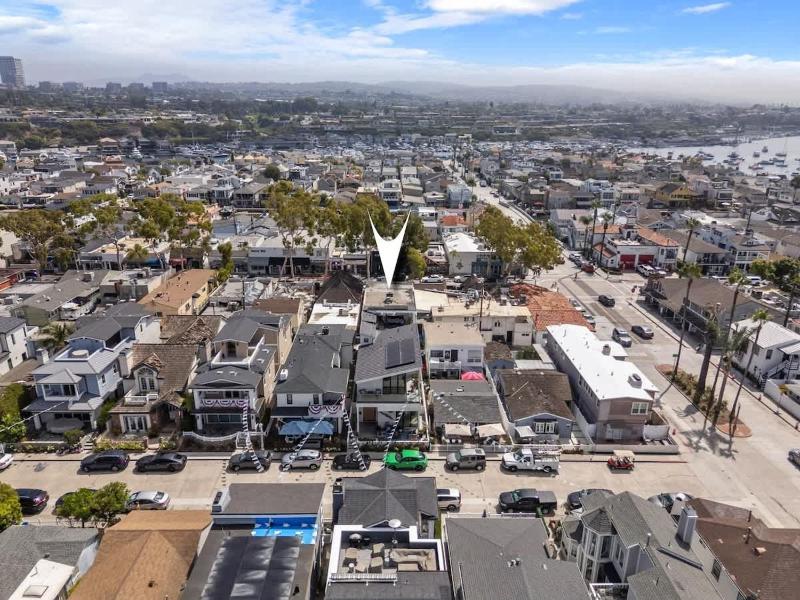 Balboa Island Luxe home - image 15