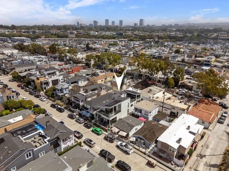 Balboa Island Luxe home - image 8