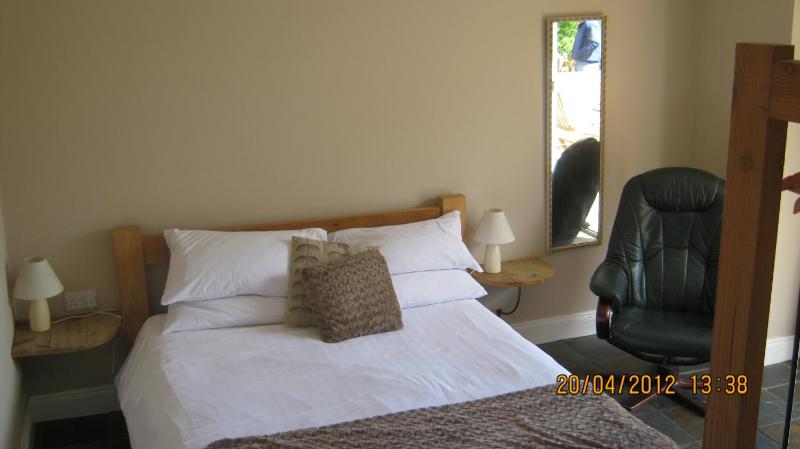 Double Room image 4