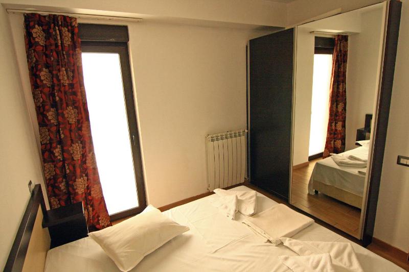 Bucharest Last Minute Accommodation - image 15