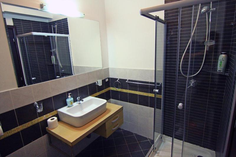Bucharest Last Minute Accommodation - image 13