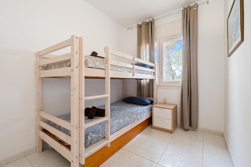 Hauzify I Apartament Orquídies - image 16