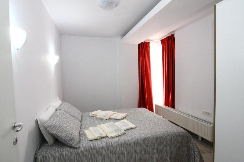 Bucharest Last Minute Accommodation - image 7