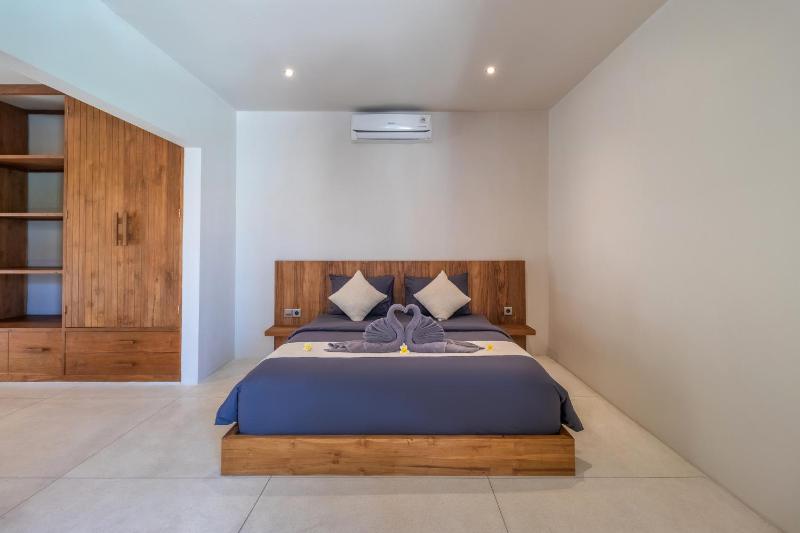 Tropical 3BR Pool Villa Near Canggu Hotspots - image 48