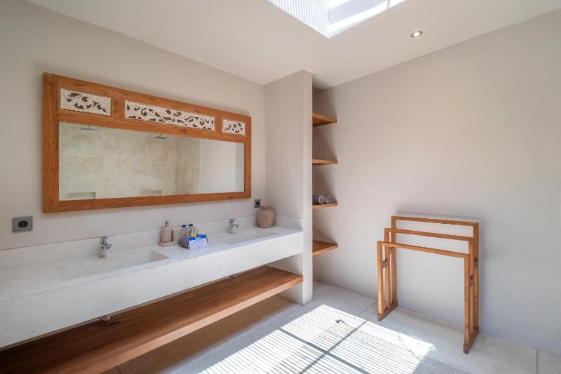 Tropical 3BR Pool Villa Near Canggu Hotspots - image 5