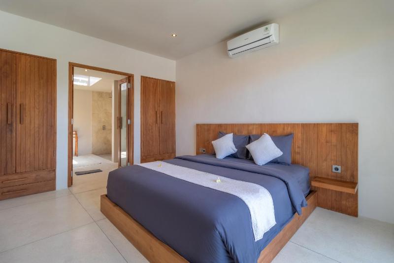 Tropical 3BR Pool Villa Near Canggu Hotspots - image 18