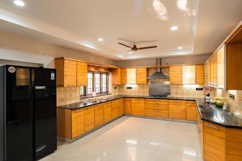 ELIVAAS Valiyaveetil Mansion 5BHK With Pvt Pool - image 21
