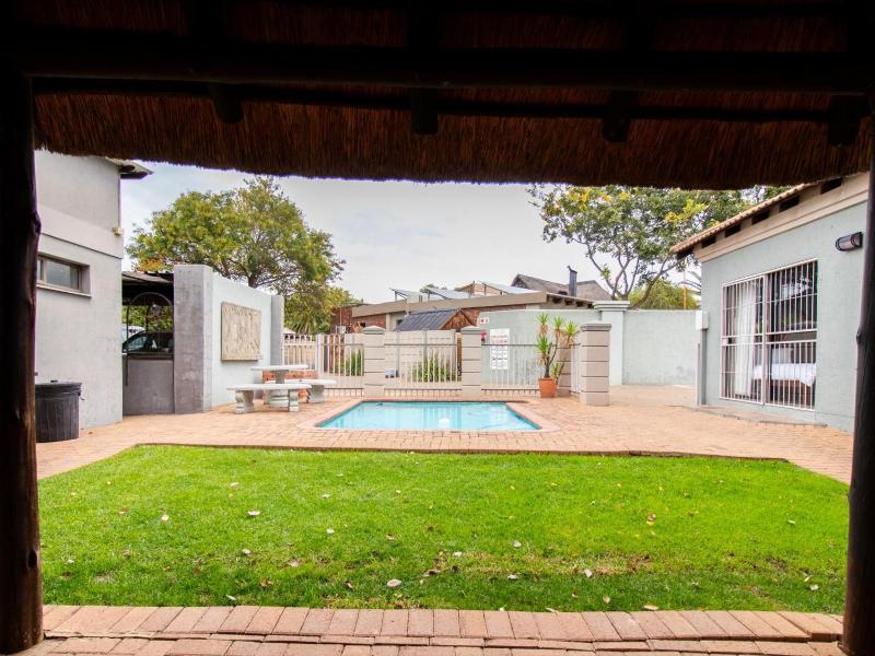 Andela Guesthouse - image 7