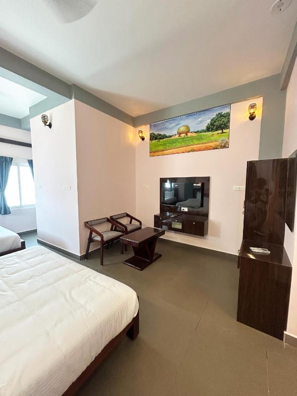 Asoka White Town Homestay - image 8